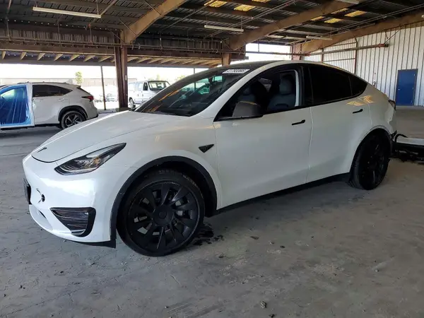 7SAYGDEE4PF588137 2023 TESLA MODEL Y - Image 1