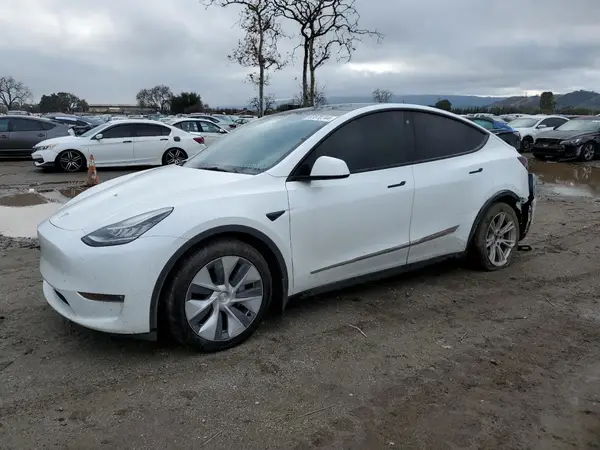 7SAYGDEE4PF590857 2023 TESLA MODEL Y - Image 1