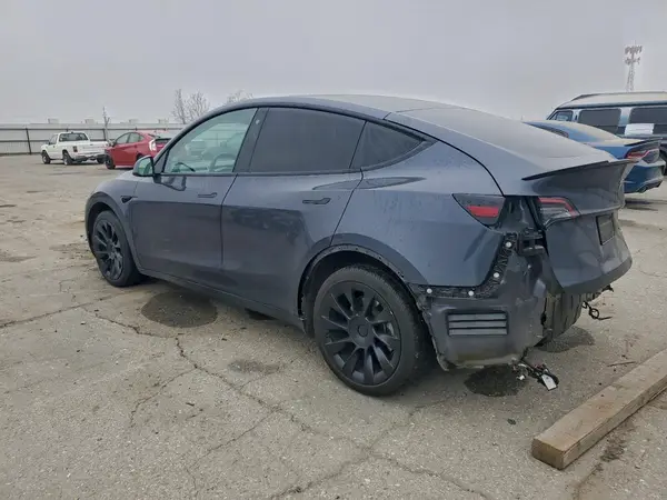 7SAYGDEE4PF593001 2023 TESLA MODEL Y - Image 2