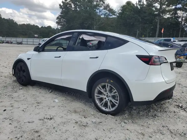 7SAYGDEE4PF594309 2023 TESLA MODEL Y - Image 2