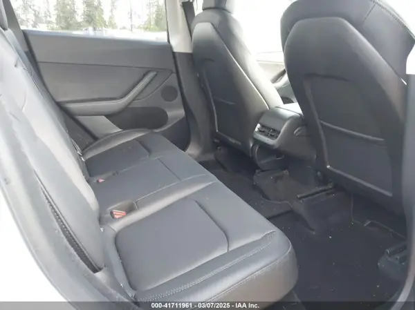 7SAYGDEE4PF606636 2023 TESLA MODEL Y - Image 8