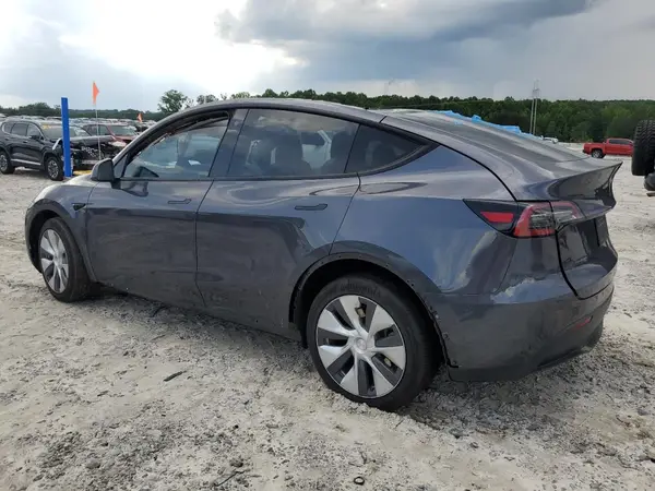 7SAYGDEE4PF608211 2023 TESLA MODEL Y - Image 2
