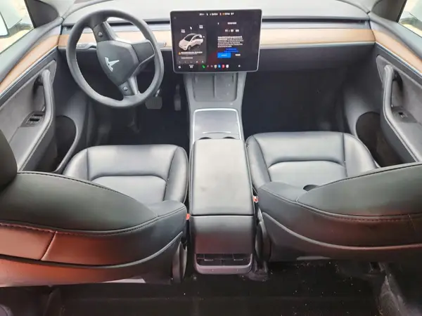 7SAYGDEE4PF613022 2023 TESLA MODEL Y - Image 8