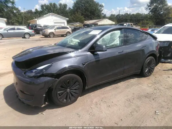 7SAYGDEE4PF614106 2023 TESLA MODEL Y - Image 2