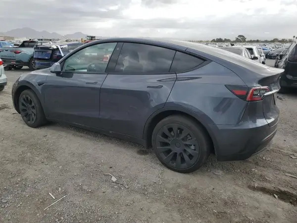 7SAYGDEE4PF618690 2023 TESLA MODEL Y - Image 2