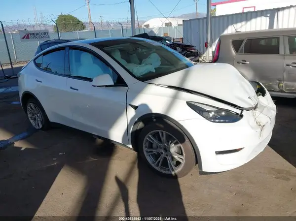 7SAYGDEE4PF620004 2023 TESLA MODEL Y - Image 1