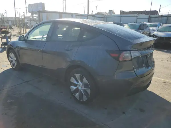 7SAYGDEE4PF620455 2023 TESLA MODEL Y - Image 2