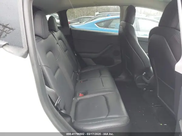 7SAYGDEE4PF621640 2023 TESLA MODEL Y - Image 8