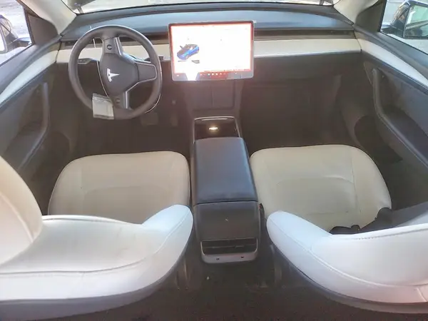 7SAYGDEE4PF623078 2023 TESLA MODEL Y - Image 8