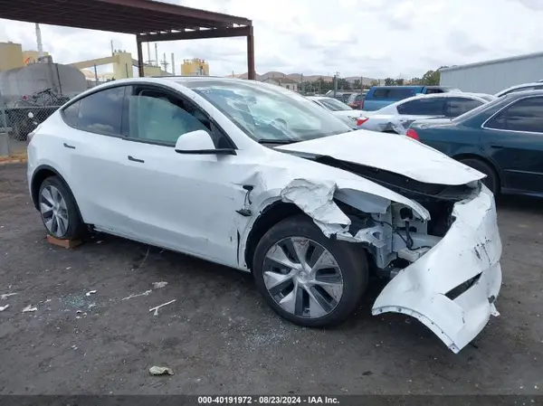 7SAYGDEE4PF623534 2023 TESLA MODEL Y - Image 1