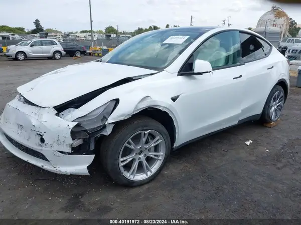7SAYGDEE4PF623534 2023 TESLA MODEL Y - Image 2