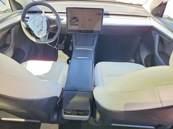 7SAYGDEE4PF623680 2023 TESLA MODEL Y - Image 8