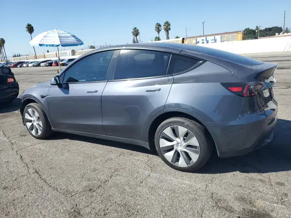 7SAYGDEE4PF624909 2023 TESLA MODEL Y - Image 2