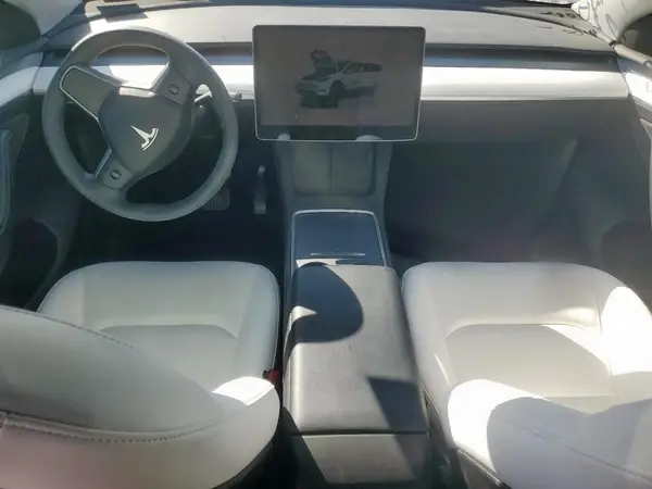 7SAYGDEE4PF628362 2023 TESLA MODEL Y - Image 8
