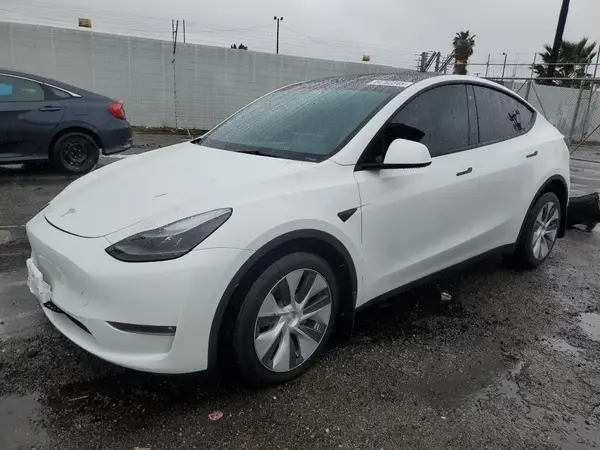 7SAYGDEE4PF631407 2023 TESLA MODEL Y - Image 1