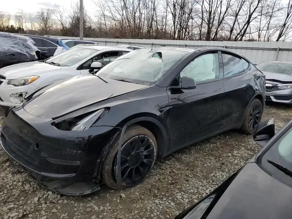 7SAYGDEE4PF637868 2023 TESLA MODEL Y - Image 1