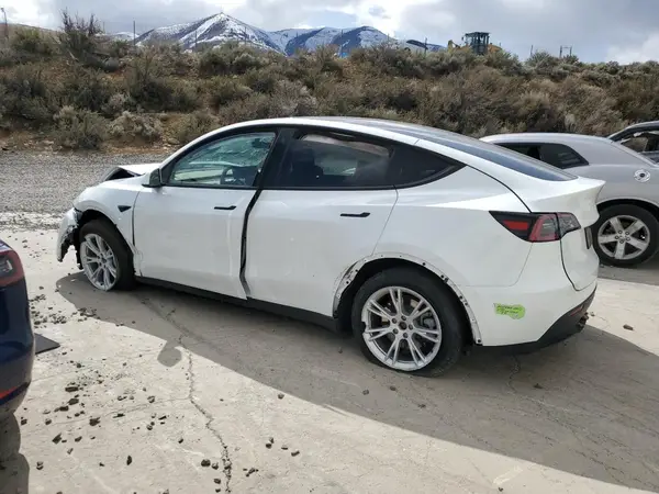 7SAYGDEE4PF638471 2023 TESLA MODEL Y - Image 2