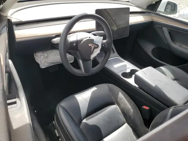 7SAYGDEE4PF638471 2023 TESLA MODEL Y - Image 8
