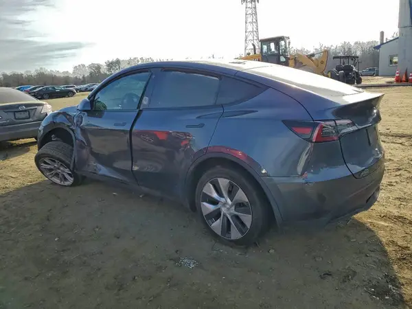 7SAYGDEE4PF638695 2023 TESLA MODEL Y - Image 2