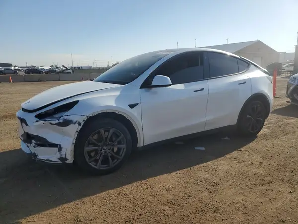 7SAYGDEE4PF663581 2023 TESLA MODEL Y - Image 1