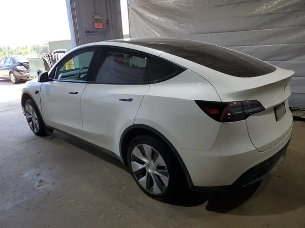 7SAYGDEE4PF666836 2023 TESLA MODEL Y - Image 2