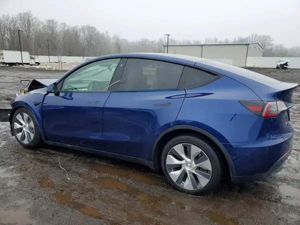 7SAYGDEE4PF667355 2023 TESLA MODEL Y - Image 2