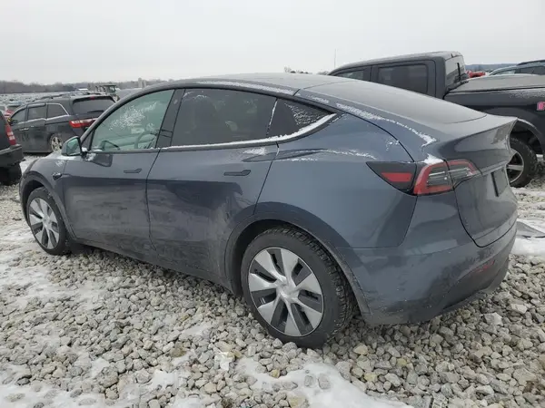 7SAYGDEE4PF669994 2023 TESLA MODEL Y - Image 2