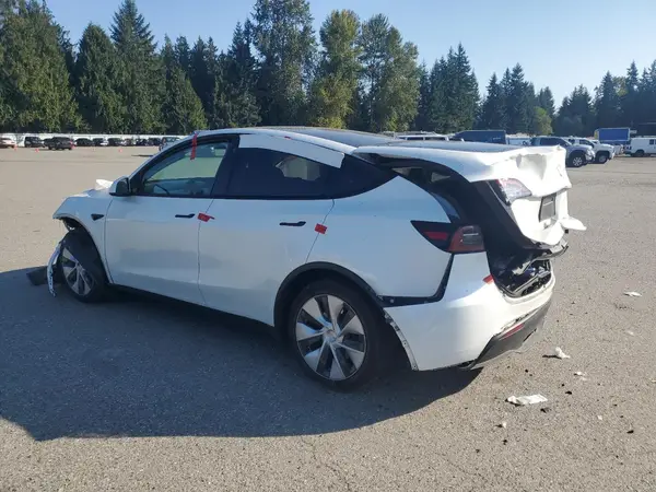7SAYGDEE4PF673608 2023 TESLA MODEL Y - Image 2