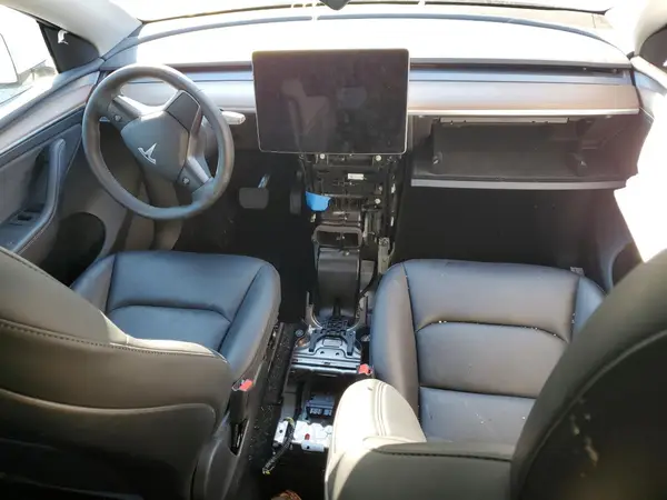 7SAYGDEE4PF673608 2023 TESLA MODEL Y - Image 8