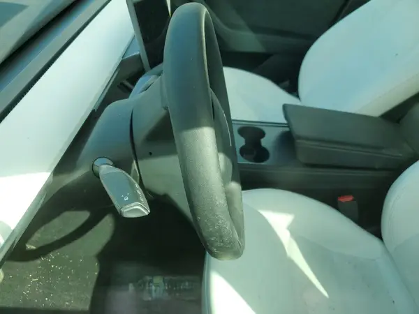 7SAYGDEE4PF673737 2023 TESLA MODEL Y - Image 8