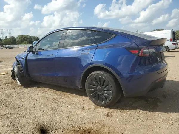 7SAYGDEE4PF674869 2023 TESLA MODEL Y - Image 2