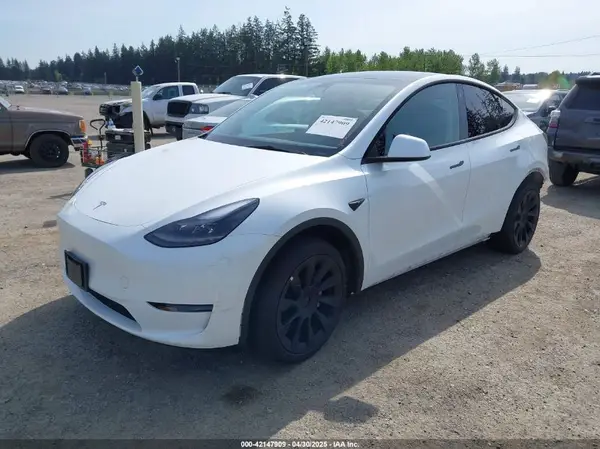 7SAYGDEE4PF676167 2023 TESLA MODEL Y - Image 2