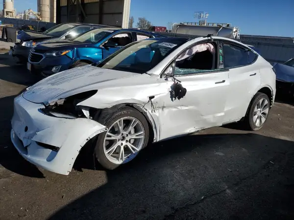 7SAYGDEE4PF687170 2023 TESLA MODEL Y - Image 1