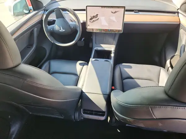 7SAYGDEE4PF687590 2023 TESLA MODEL Y - Image 8