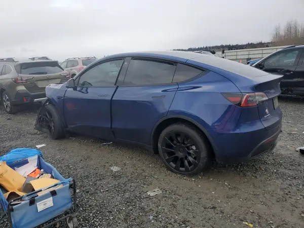 7SAYGDEE4PF698850 2023 TESLA MODEL Y - Image 2