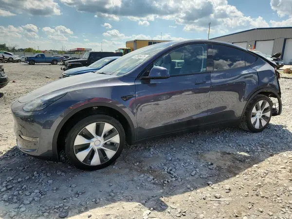 7SAYGDEE4PF709782 2023 TESLA MODEL Y - Image 1