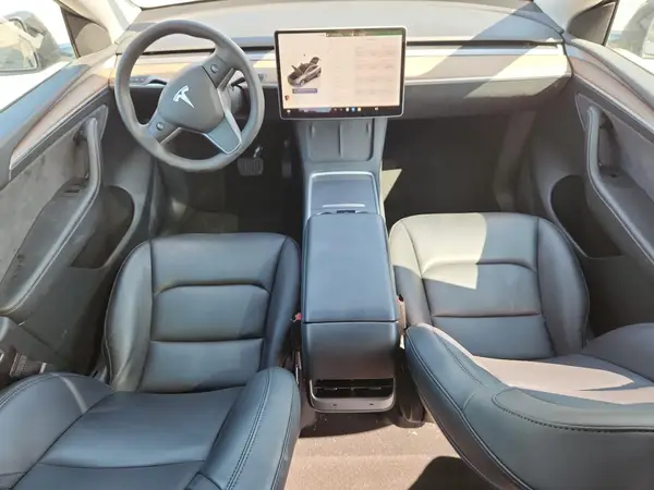 7SAYGDEE4PF709782 2023 TESLA MODEL Y - Image 8