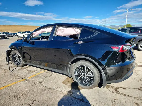7SAYGDEE4PF711290 2023 TESLA MODEL Y - Image 2