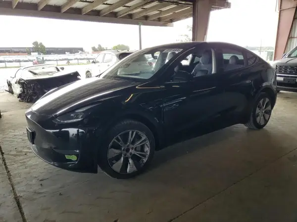 7SAYGDEE4PF711712 2023 TESLA MODEL Y - Image 1