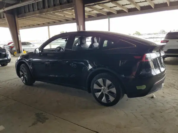 7SAYGDEE4PF711712 2023 TESLA MODEL Y - Image 2