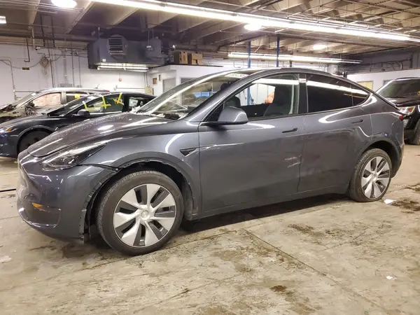 7SAYGDEE4PF746993 2023 TESLA MODEL Y - Image 1