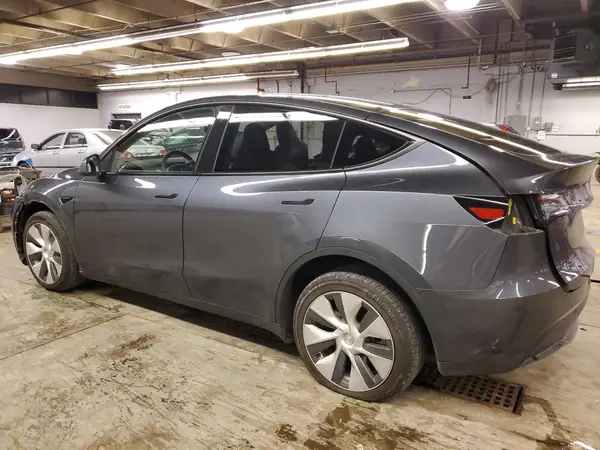 7SAYGDEE4PF746993 2023 TESLA MODEL Y - Image 2