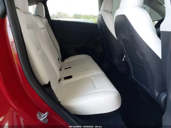 7SAYGDEE4PF750039 2023 TESLA MODEL Y - Image 8