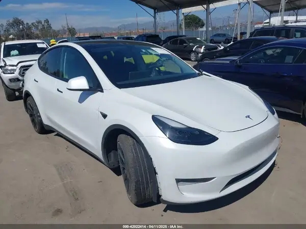 7SAYGDEE4PF752468 2023 TESLA MODEL Y - Image 1