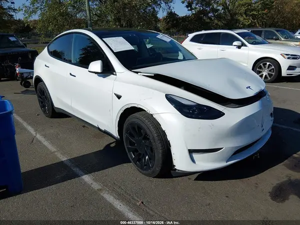 7SAYGDEE4PF760635 2023 TESLA MODEL Y - Image 1