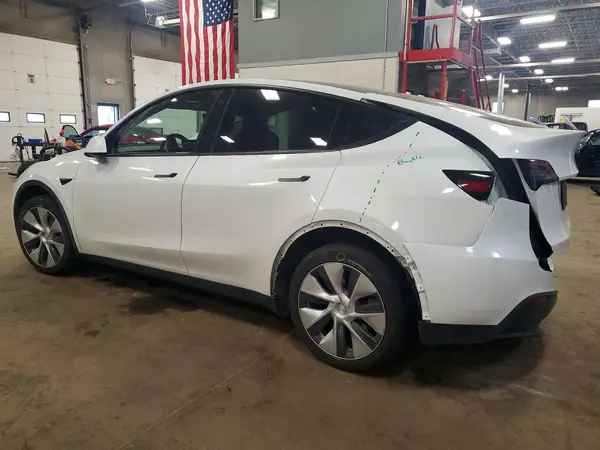 7SAYGDEE4PF762045 2023 TESLA MODEL Y - Image 2