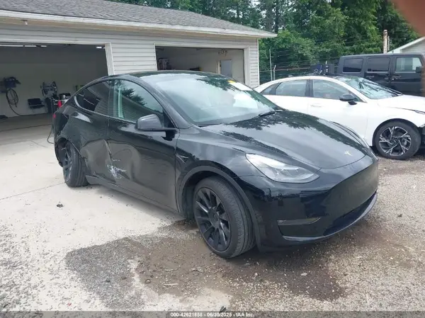 7SAYGDEE4PF762630 2023 TESLA MODEL Y - Image 1
