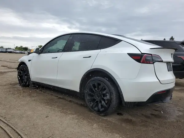 7SAYGDEE4PF764359 2023 TESLA MODEL Y - Image 2