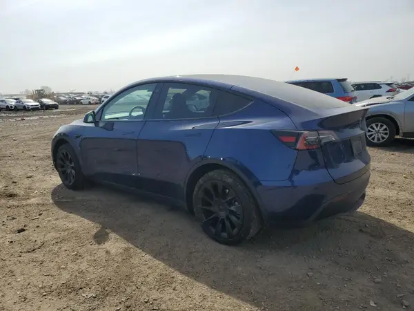 7SAYGDEE4PF776558 2023 TESLA MODEL Y - Image 2