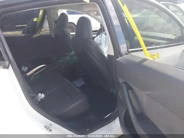 7SAYGDEE4PF780951 2023 TESLA MODEL Y - Image 8